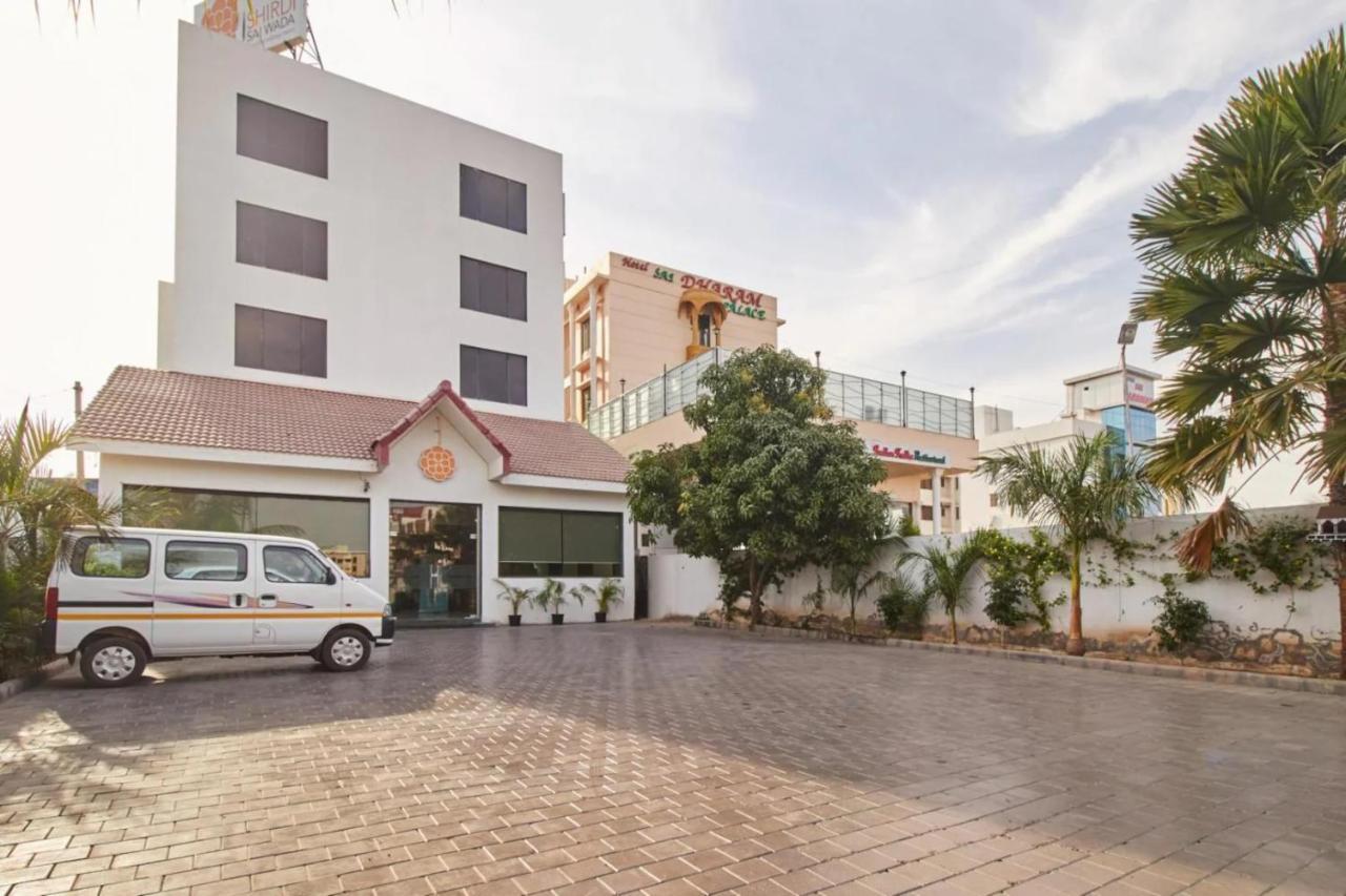 Hotel Shirdi Sai Wada Екстериор снимка