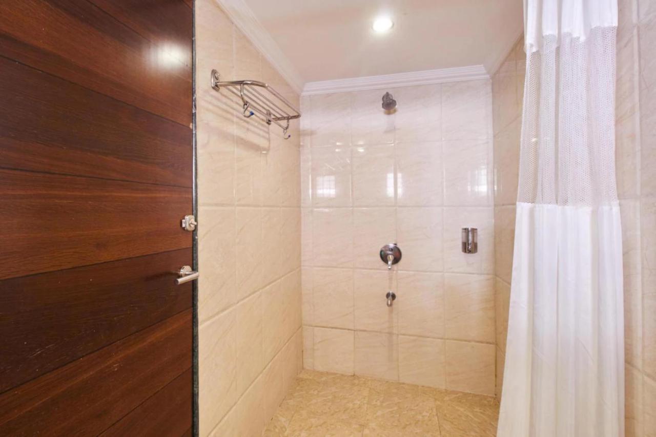 Hotel Shirdi Sai Wada Екстериор снимка