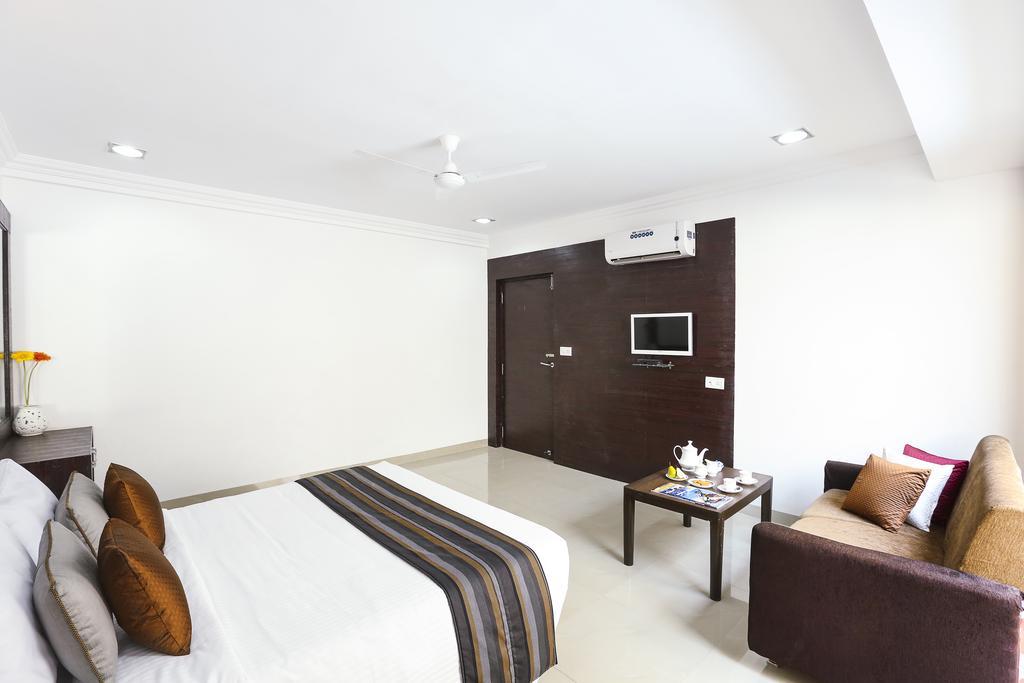 Hotel Shirdi Sai Wada Стая снимка