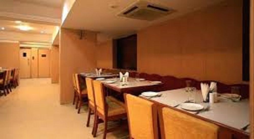 Hotel Shirdi Sai Wada Екстериор снимка